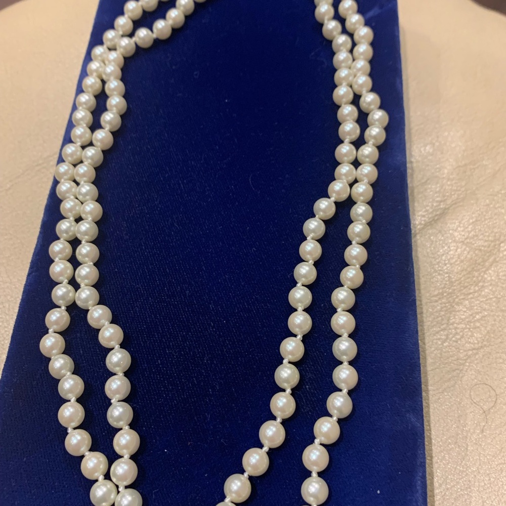 Faux Pearls Necklace